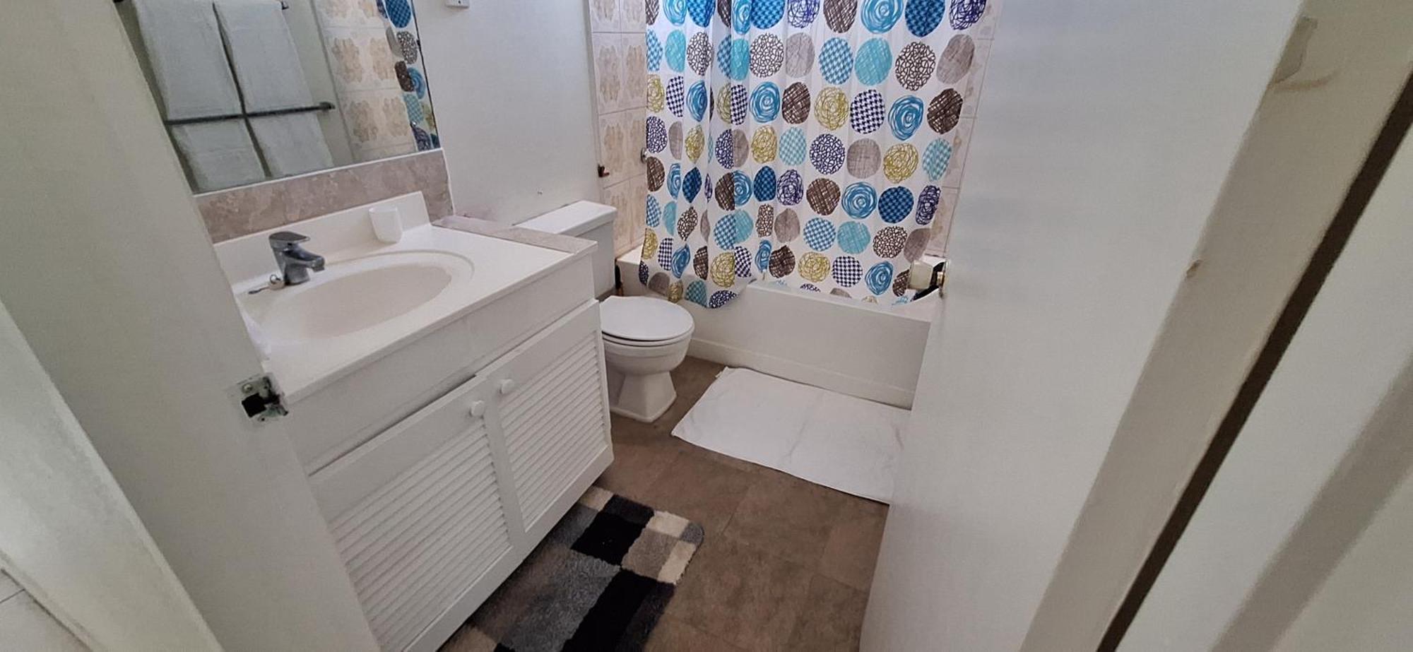 Seaview 3b Two Bedroom Hasting Towers * Bridgetown